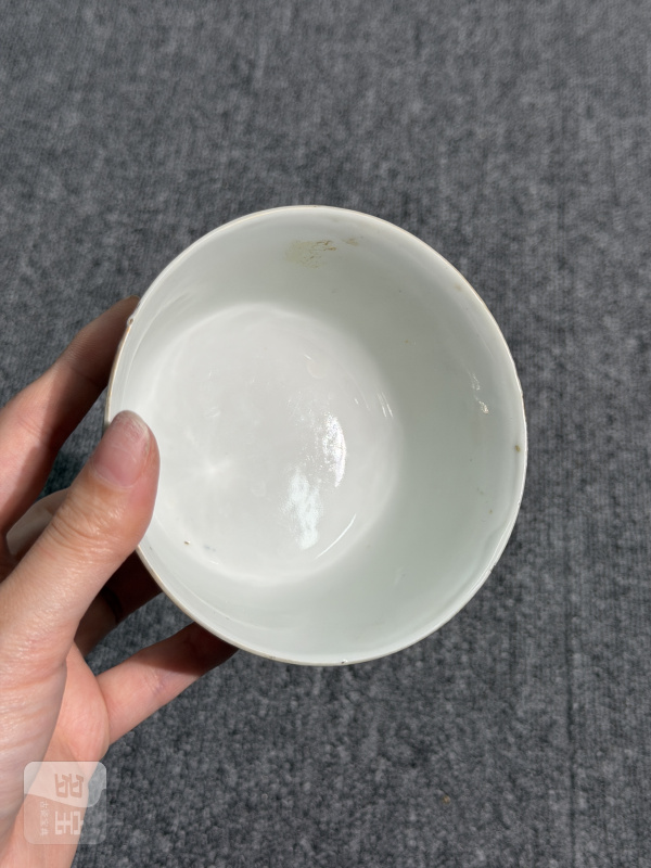 清晚期青花粉彩八仙过海纹三才盖碗 - 图11